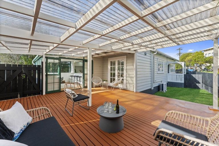 Photo of property in 24a Tahi Terrace, Glen Eden, Auckland, 0602