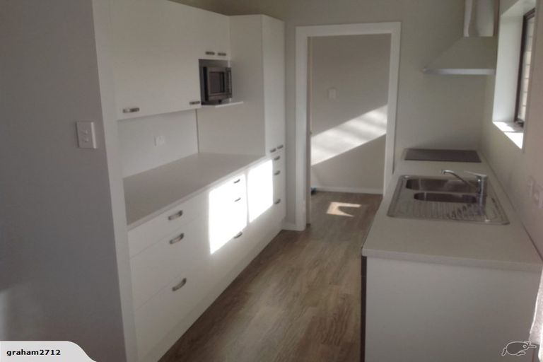 Photo of property in 32b Edgewater Parade, Waiuku, 2123