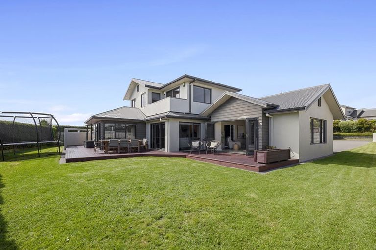 Photo of property in 9 Sampson Avenue, Waiwhakaiho, New Plymouth, 4312