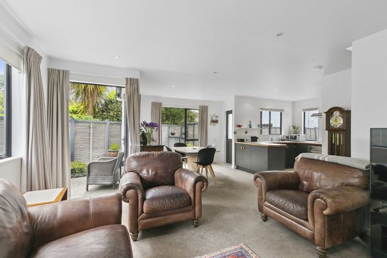 Photo of property in 42b Glamis Avenue, Strathmore Park, Wellington, 6022