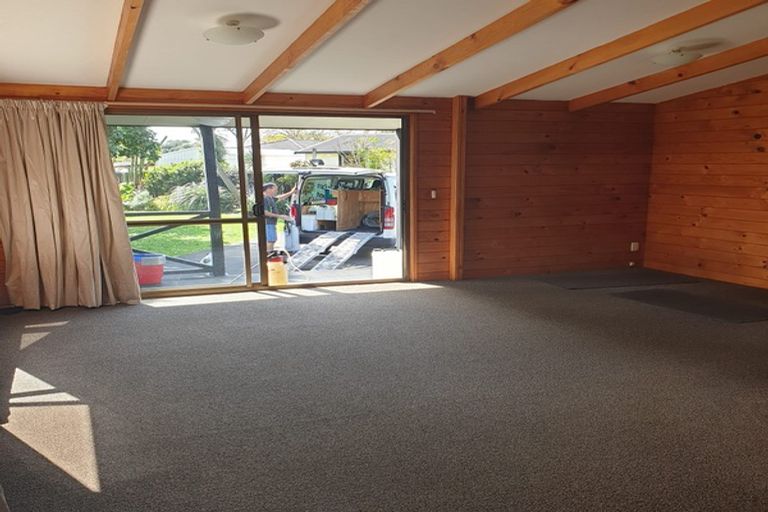 Photo of property in 28 Riverside Drive, Waiuku, 2123