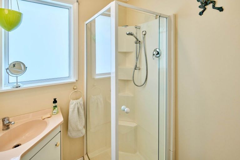 Photo of property in 2a Argyle Grove, Trentham, Upper Hutt, 5018