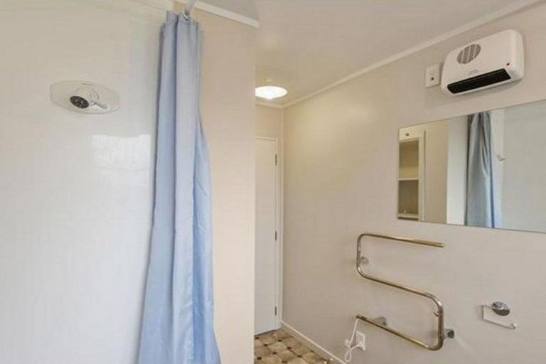 Photo of property in 6 Renfrew Street, Upper Riccarton, Christchurch, 8041