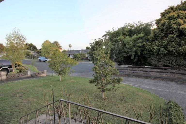 Photo of property in 1/11 Troon Place, Papatoetoe, Auckland, 2025