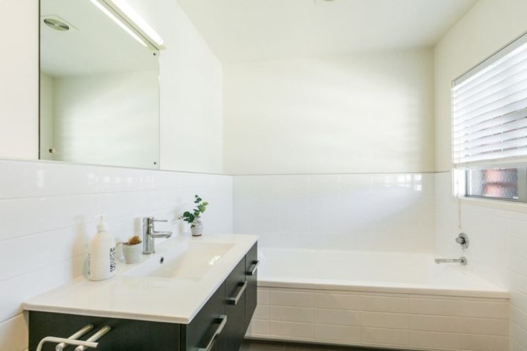 Photo of property in 12 Winston Lane, Ahuriri, Napier, 4110