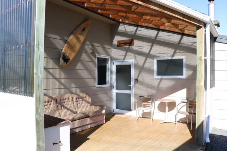 Photo of property in 2 Marine Terrace, Kaka Point, 9271