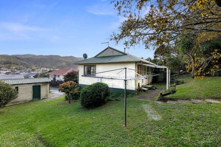 Photo of property in 40 Trelawney Road, Wainuiomata, Lower Hutt, 5014