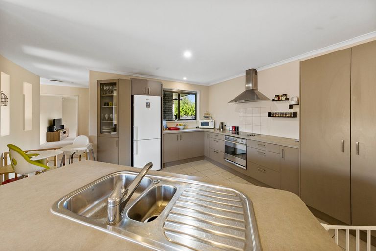 Photo of property in 3 Four Oaks Place, Pukekohe, 2120