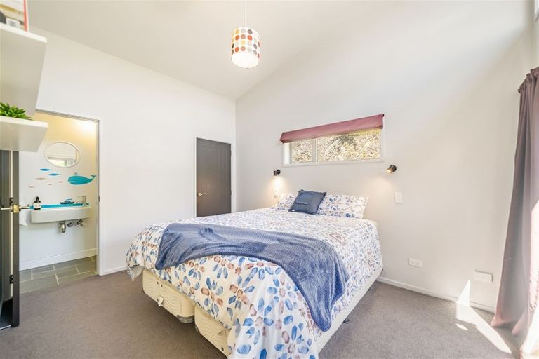 Photo of property in 27 Carlow Grove, Birchville, Upper Hutt, 5018