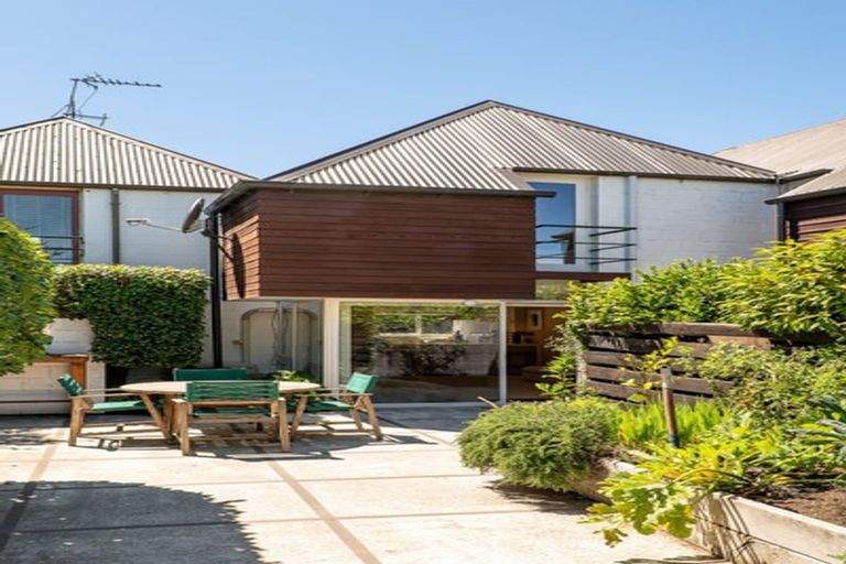Photo of property in 102 Winchester Street, Merivale, Christchurch, 8014