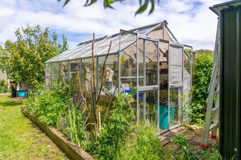 Photo of property in 25 William Benton Street, Featherston, 5710