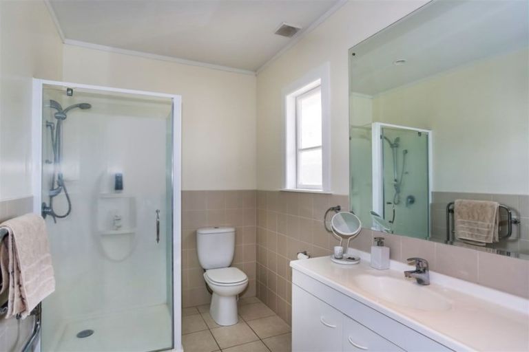 Photo of property in 171 Kitchener Road, Waiuku, 2123