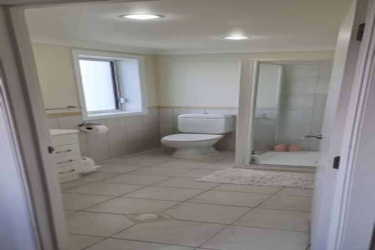 Photo of property in 3/7 Belle Verde Drive, Sunnynook, Auckland, 0630