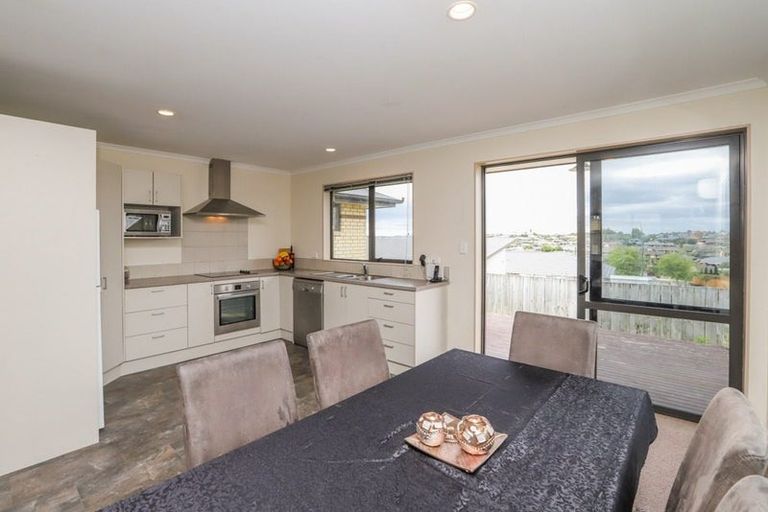 Photo of property in 11b Sharaleigh Place, Grandview Heights, Hamilton, 3200