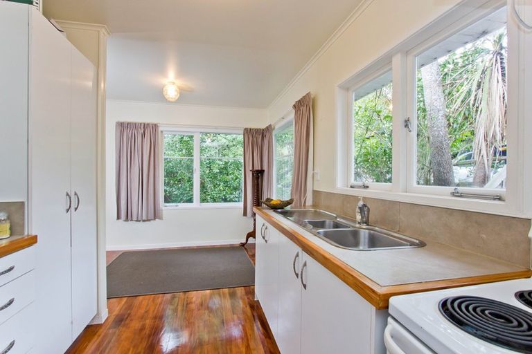Photo of property in 187 Golf Road, Titirangi, Auckland, 0604