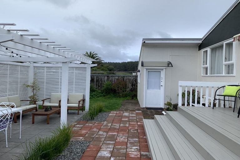 Photo of property in 66 Toi Street, Otaki Beach, Otaki, 5512