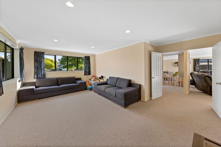 Photo of property in 3 Four Oaks Place, Pukekohe, 2120