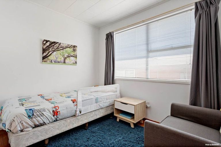 Photo of property in 33b Beach Road, Te Atatu Peninsula, Auckland, 0610