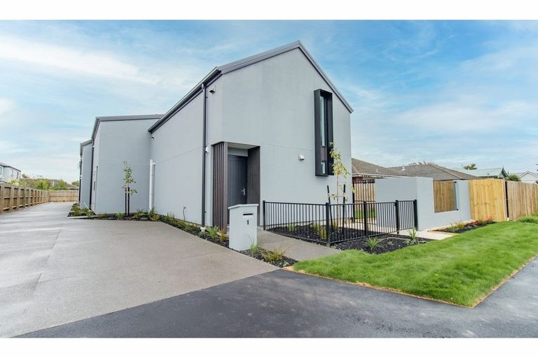 Photo of property in 1/23 Hills Road, Edgeware, Christchurch, 8013