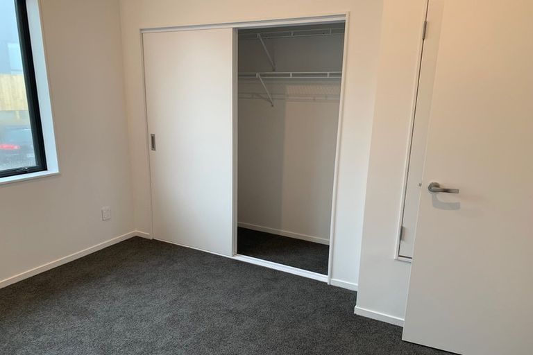 Photo of property in 5/62 Spenmoor Street, Newlands, Wellington, 6037