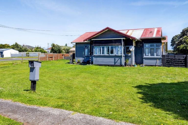 Photo of property in 13 Suffolk Street, Patea, 4520