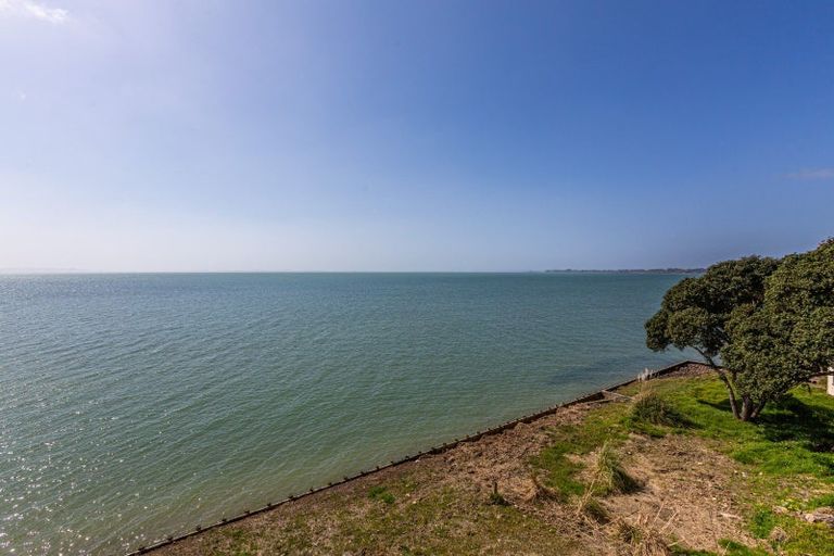 Photo of property in 8b Crispe Road, Clarks Beach, 2122