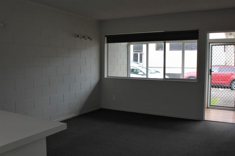 Photo of property in 2/37 Mclean Street, Tauranga, 3110