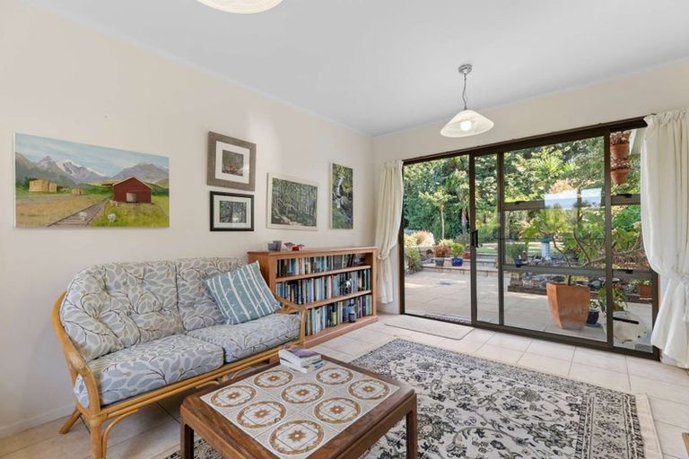 Photo of property in 4 Cemetery Road, Waiuku, 2123