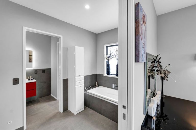 Photo of property in 129 Smart Road, Glen Avon, New Plymouth, 4372