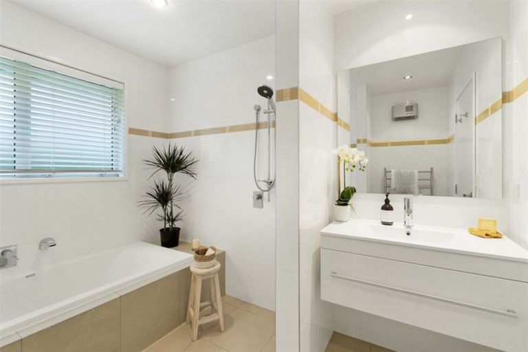 Photo of property in 30 Hawthorne Street, Strowan, Christchurch, 8052