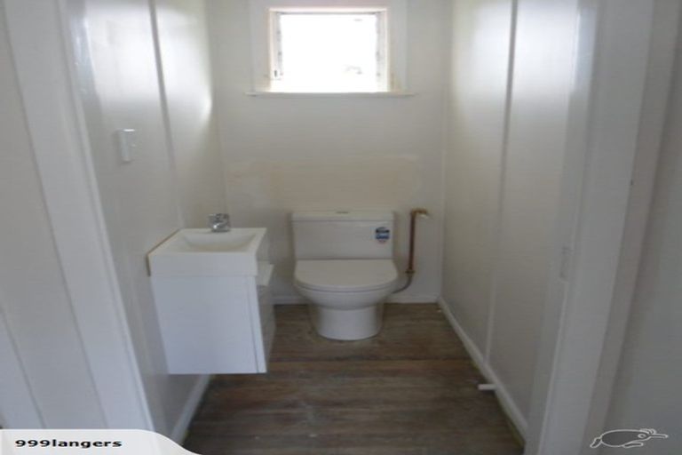 Photo of property in 54 Glen Marine Parade, Glendene, Auckland, 0602