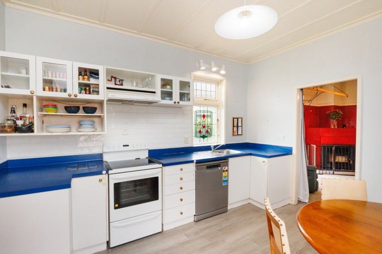 Photo of property in 27 Brightwater Terrace, Terrace End, Palmerston North, 4410