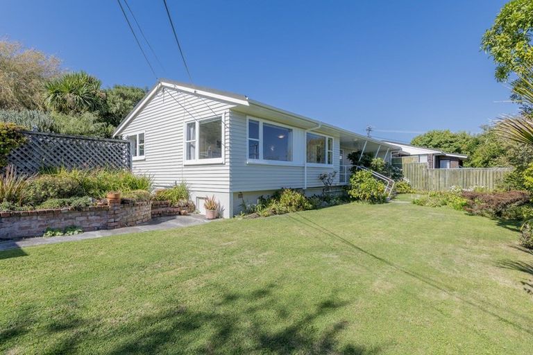 Photo of property in 1 Huia Street, Waikanae, 5036