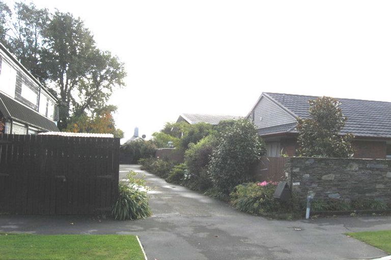 Photo of property in 5a Hanover Place, Ilam, Christchurch, 8041