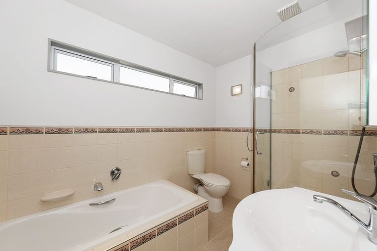 Photo of property in 17 Longwood Place, Harrowfield, Hamilton, 3210