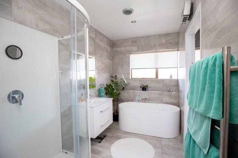 Photo of property in 6 Pinnock Place, Ngatea, 3503