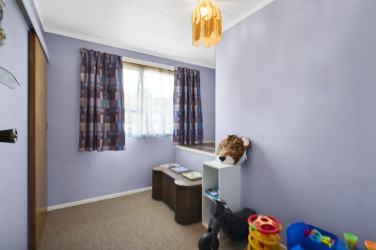 Photo of property in 18 Shaldon Crescent, Blagdon, New Plymouth, 4310