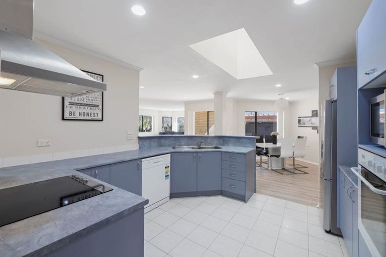 Photo of property in 18 Brittany Drive, Henderson, Auckland, 0612