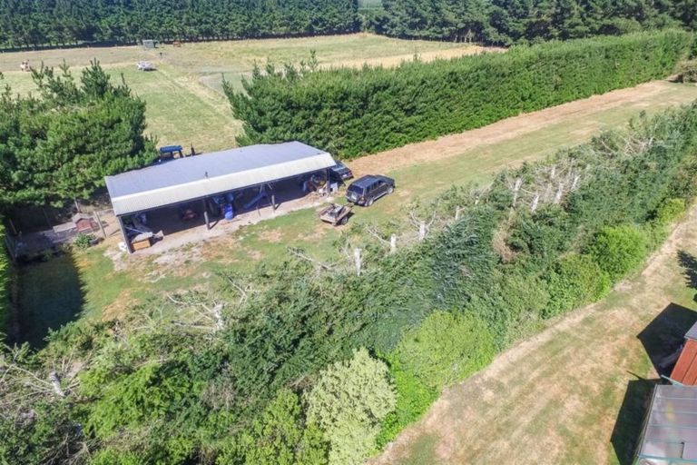 Photo of property in 301 School Road, West Eyreton, Rangiora, 7475