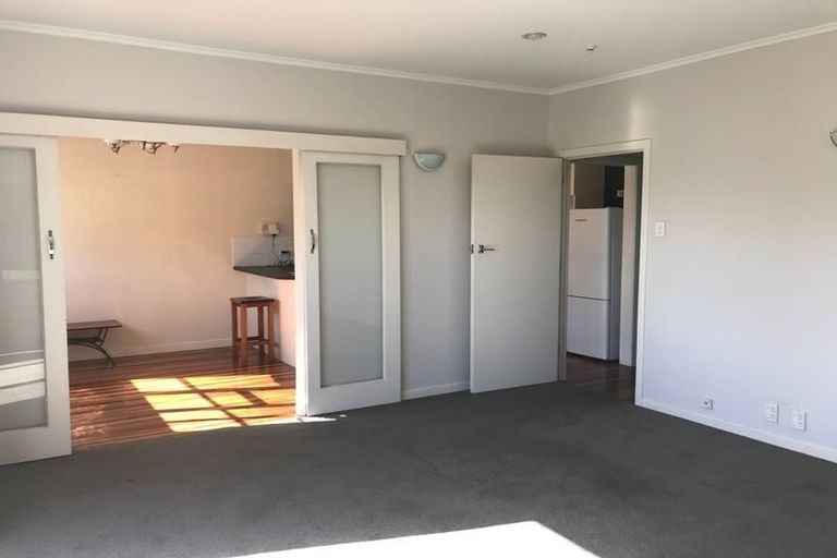 Photo of property in 1/1 Quebec Road, Milford, Auckland, 0620