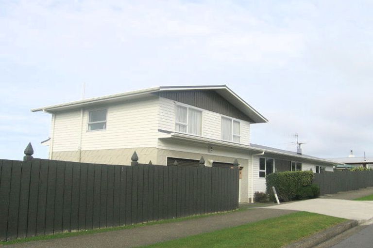 Photo of property in 7 Acacia Avenue, Maungaraki, Lower Hutt, 5010