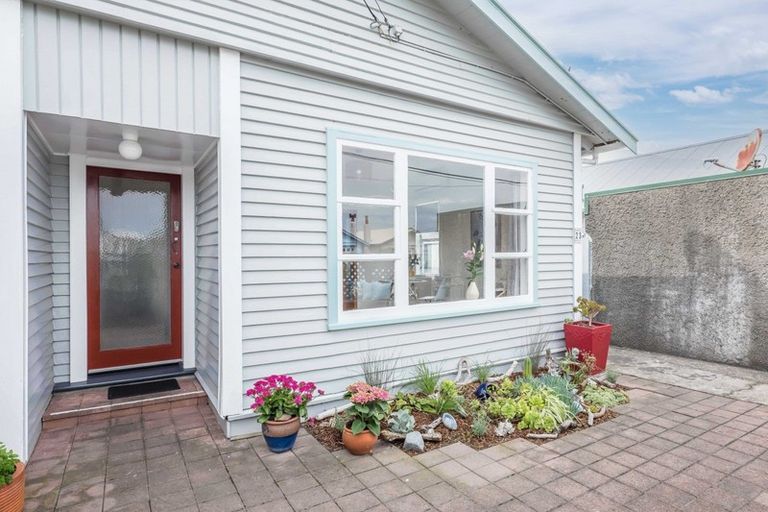 Photo of property in 23 Resolution Street, Lyall Bay, Wellington, 6022