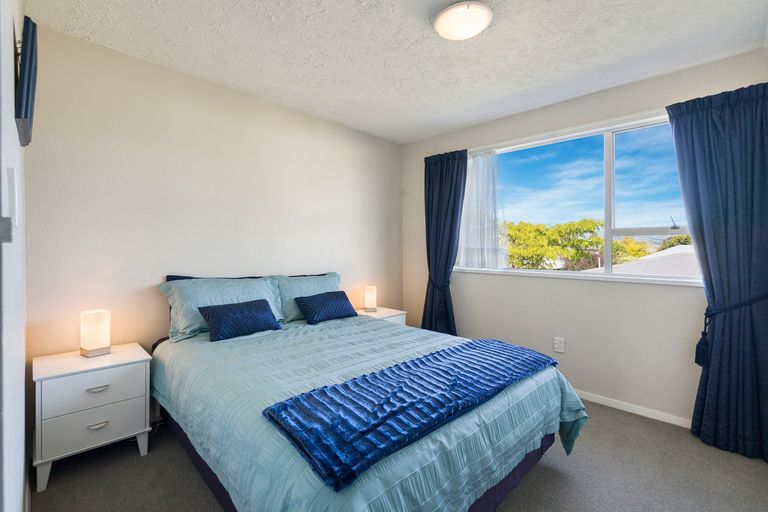 Photo of property in 2/24 Oxley Avenue, St Albans, Christchurch, 8014