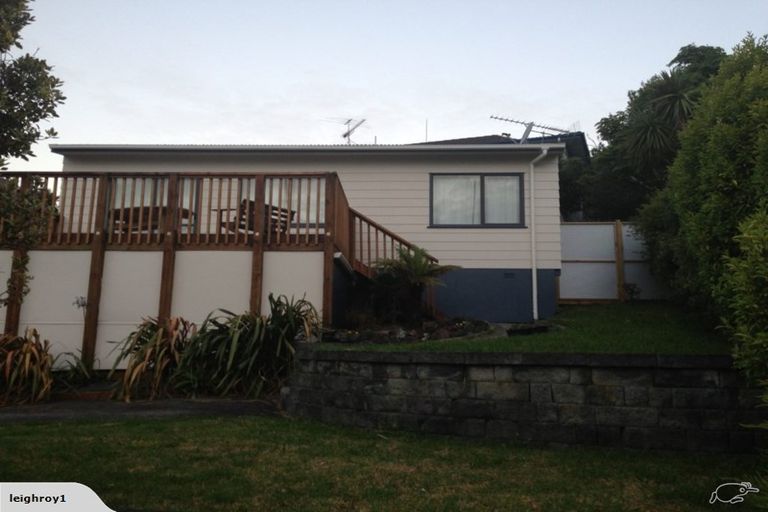 Photo of property in 2/59 Santiago Crescent, Unsworth Heights, Auckland, 0632