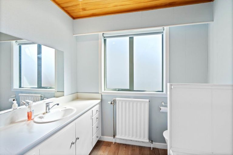 Photo of property in 32 Cruickshank Crescent, Rosedale, Invercargill, 9810