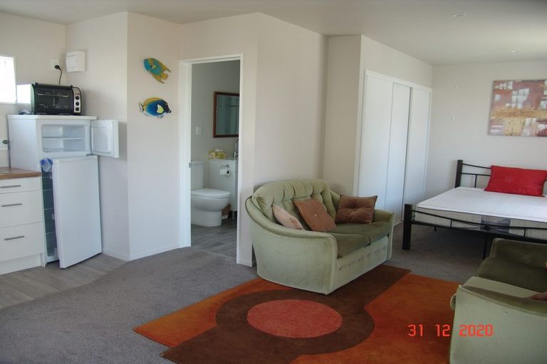 Photo of property in 62 Farquhars Road, Redwood, Christchurch, 8051