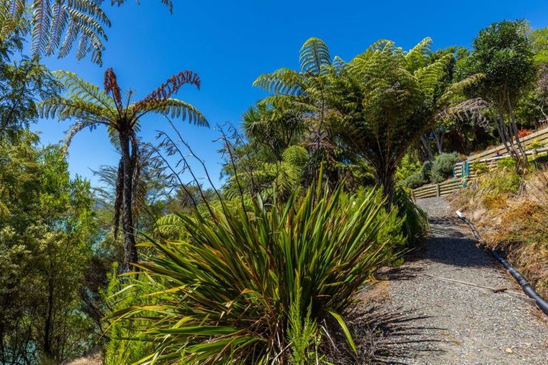 Photo of property in 606 Moetapu Bay Road, Moetapu Bay, Picton, 7282