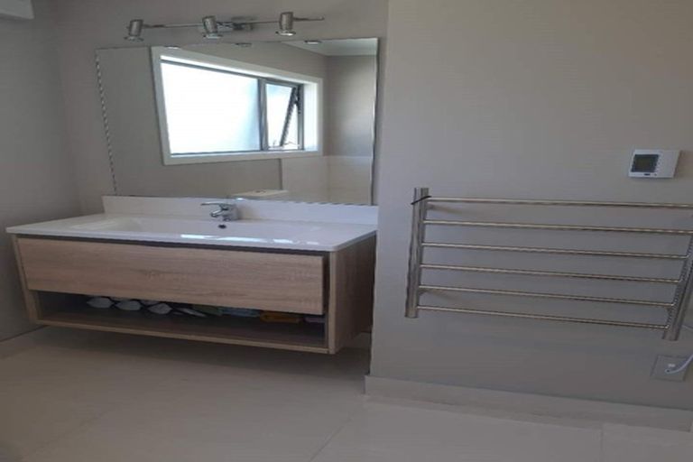 Photo of property in 3/113 Moorefield Road, Johnsonville, Wellington, 6037