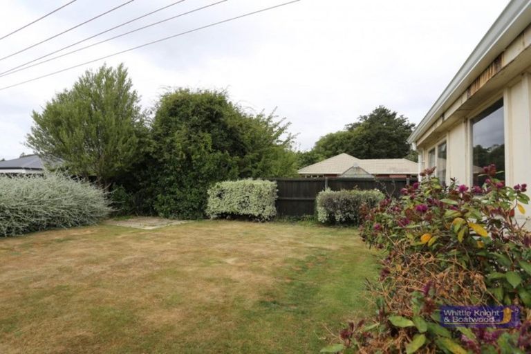 Photo of property in 15 Burnside Crescent, Burnside, Christchurch, 8053