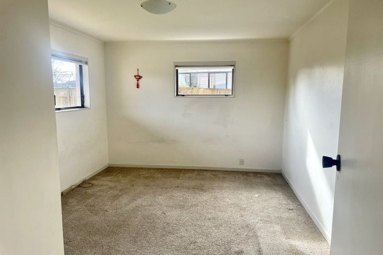 Photo of property in 9 Darren Crescent, Half Moon Bay, Auckland, 2012